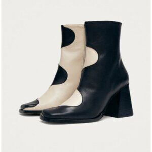 ALOHAS | Blair Bicolor Black Cream Ankle Boots